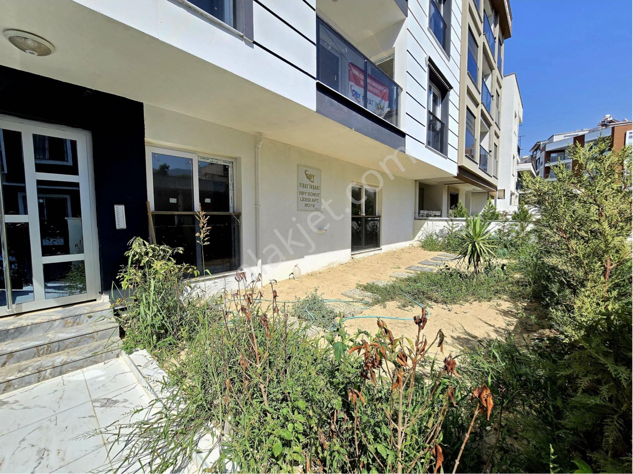 Kuşadası Davutlar Satılık Daire Davutlar Merkezde 60 M2 Ara Kat 1+1 Satılık Daire