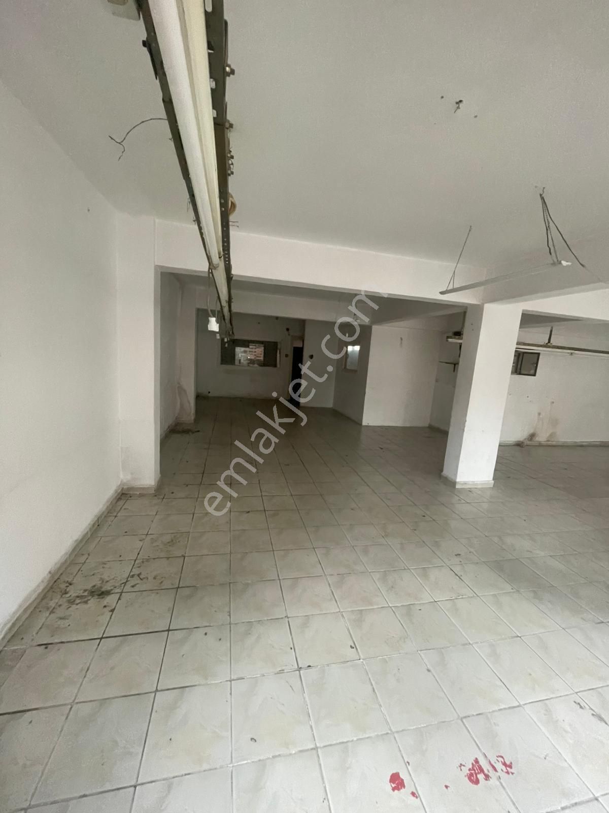 İstanbul Sancaktepe Kiralık Atölye 130 M2 Kiralık Atölye Sancaktepe Merkeze 2 Dk Yürüme Mesafesi