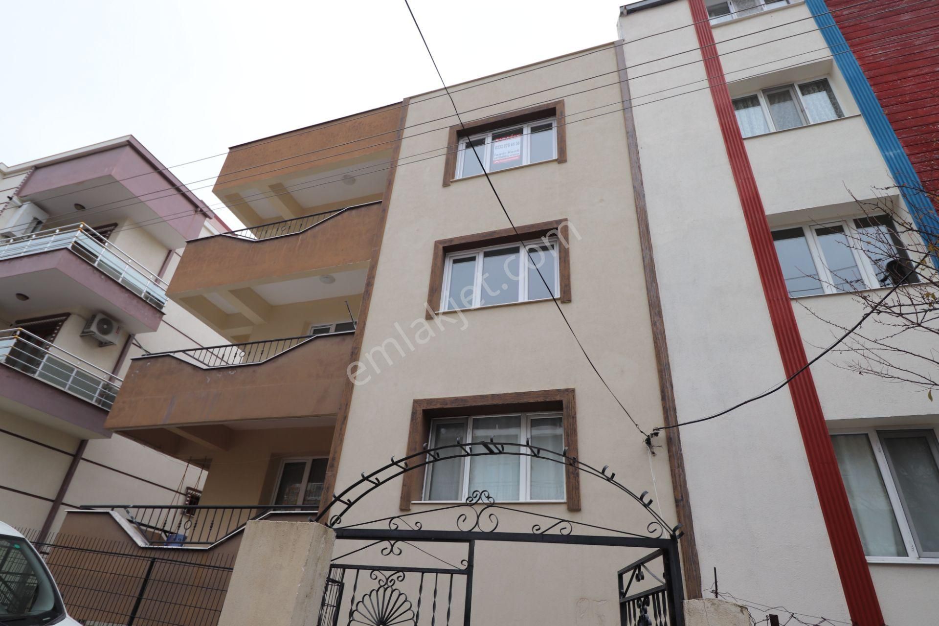 Kemalpaşa Soğukpınar Kiralık Daire Kemalpaşa Soğukpınar'da 3+1 Doğlagazlı Sıfır Tadilatlı Daire