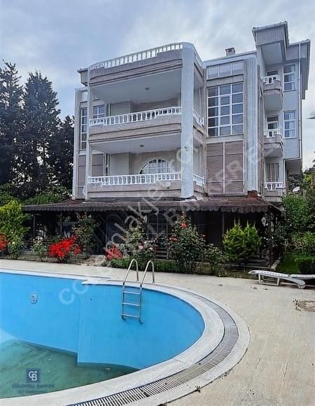 Büyükçekmece Murat Çeşme Satılık Villa İstanbul Büyükçekmece De Emsalsiz Satılık Villa