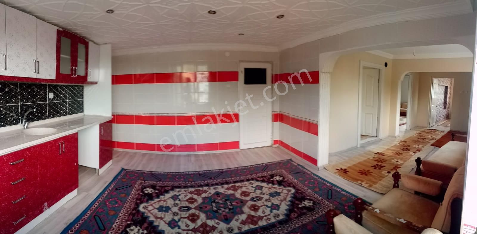 Satılık Susurluk Karşıyaka'da Caddeye Cebe 1500 Metrekare Arsa İçerisinde İki Katlı Bina - Görsel 3