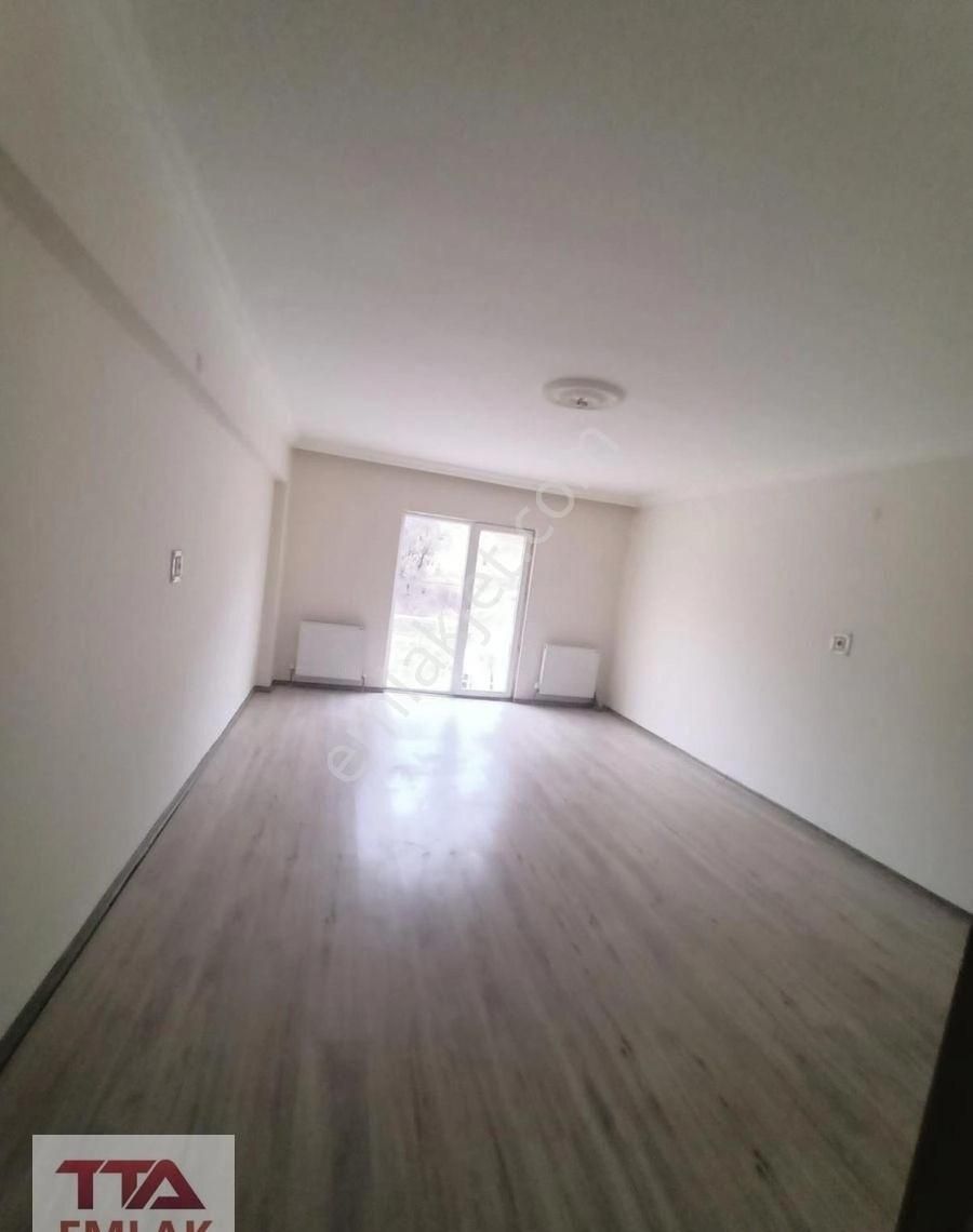 Çankırı Merkez Aksu Kiralık Daire Yayla Caddesi Söğüt Sokakta 4. Katta 3+1 Kiralık Daire