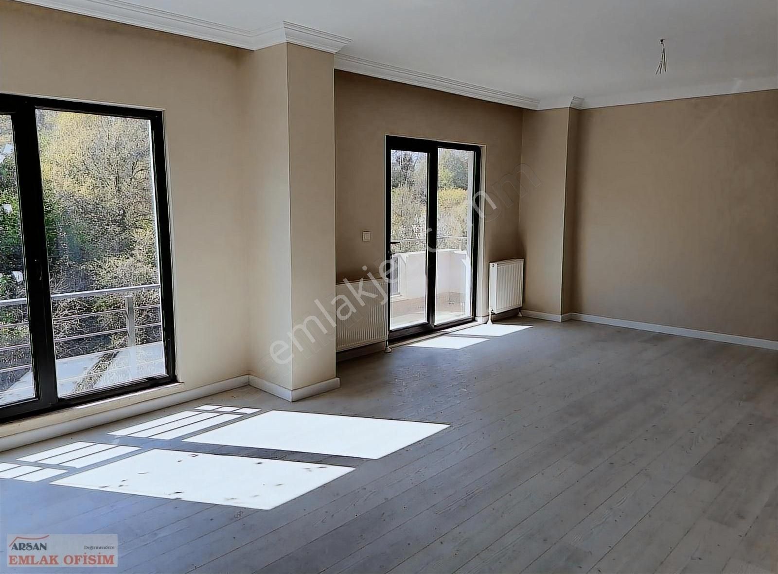 Gölcük Donanma Satılık Daire Arsan Emlak Ofisim 'den 185 M2 4+1 Çatı Dublex Daire