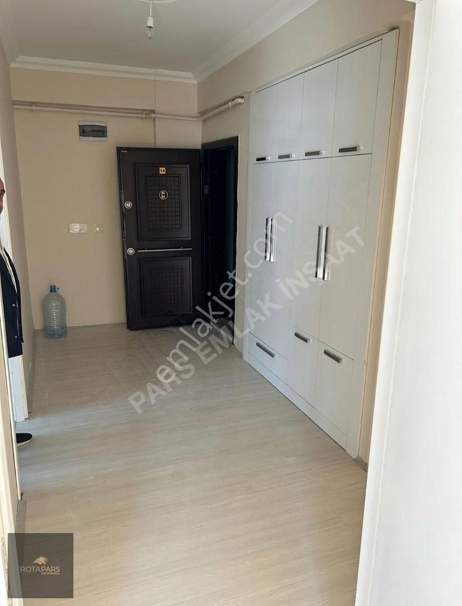 Kars Merkez Yenişehir Kiralık Daire Yenişehir'de Kapalı Otopark Arakat Güneydoğu Cephe Kiralık 3+1