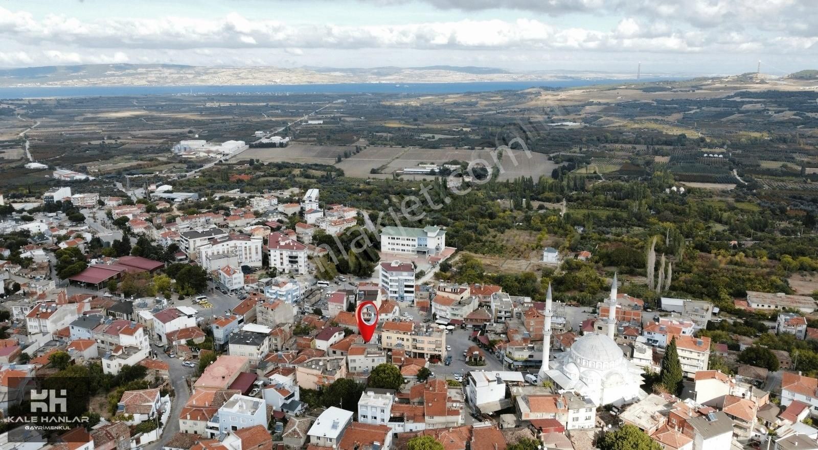 Lapseki Umurbey Bld. (Umurbey Merkez) Satılık Bina Kale Hanlar'dan Umurbey Çarşı'da Satılık Bahçeli Ve Teraslı Bina