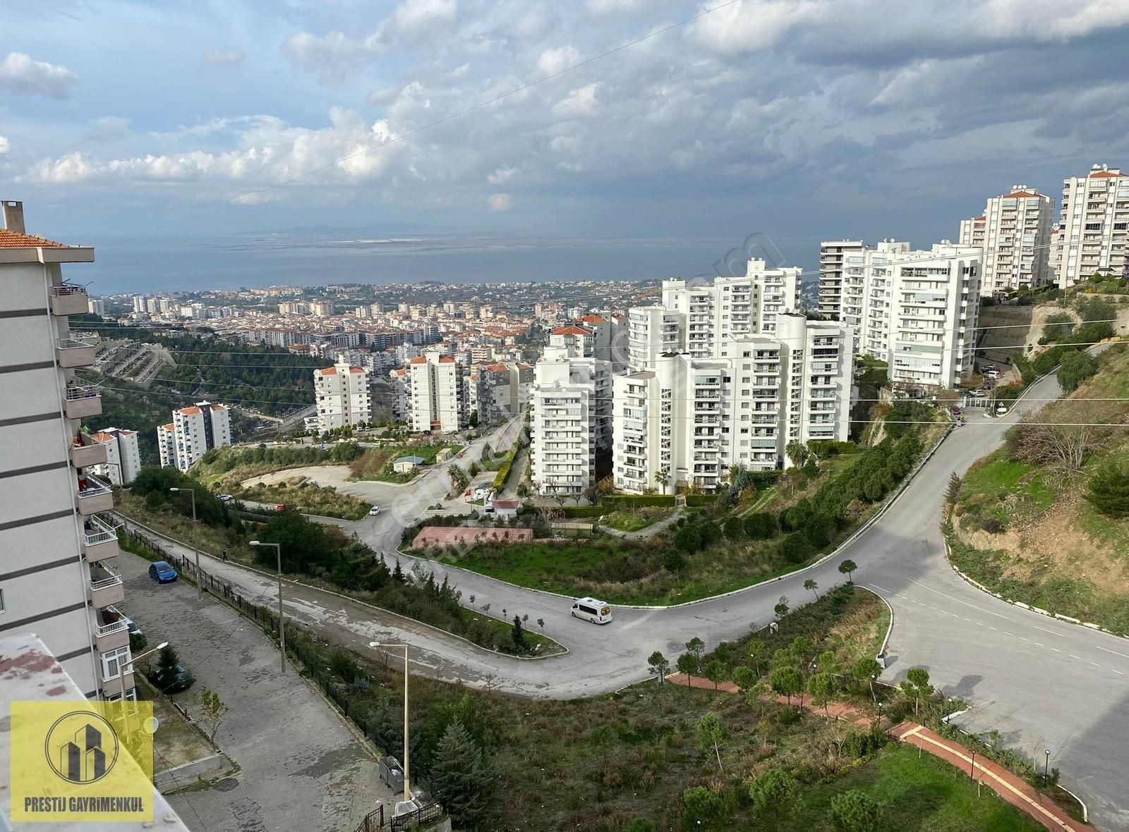 Narlıdere 2. İnönü Satılık Daire Narlıdere 2. İnönü'de Deniz Manzaralı 2+1 Satılık Bakımlı Daire