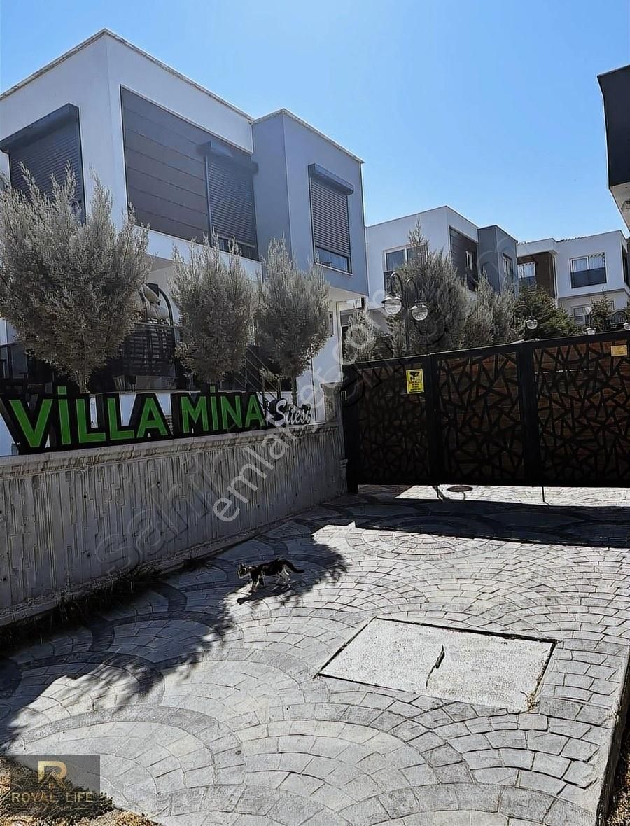 Söke Yenikent Kiralık Villa Yeni Villa 6+1 Yenikentte Merkezi Konumda