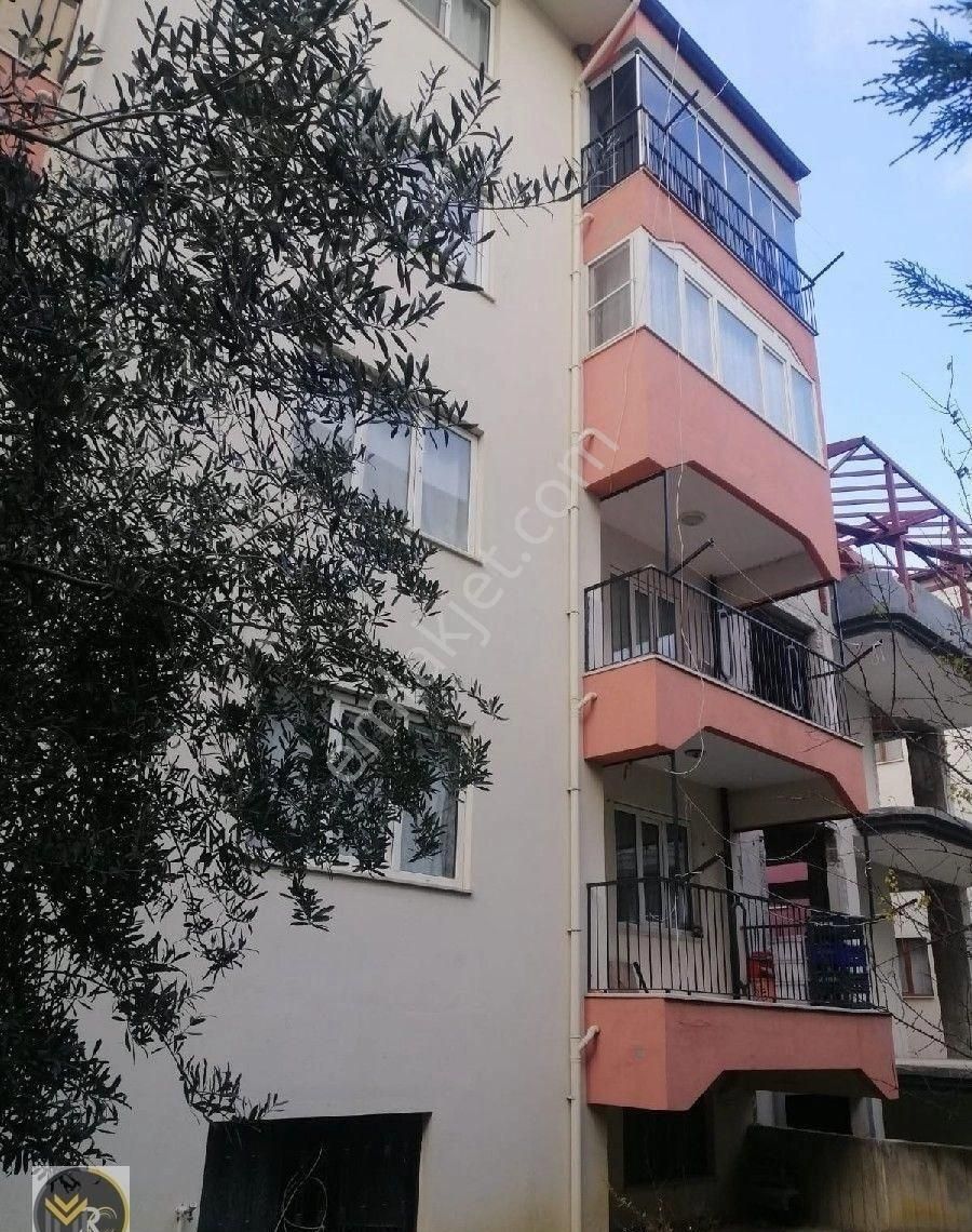 Sarayköy Bala Satılık Daire Denizli Sarayköy Bala'da Satılık 3.kat. 3+1 2wc31 : Banyo 3 Balkon Tüm Odalarda Dolap Mevcuttur