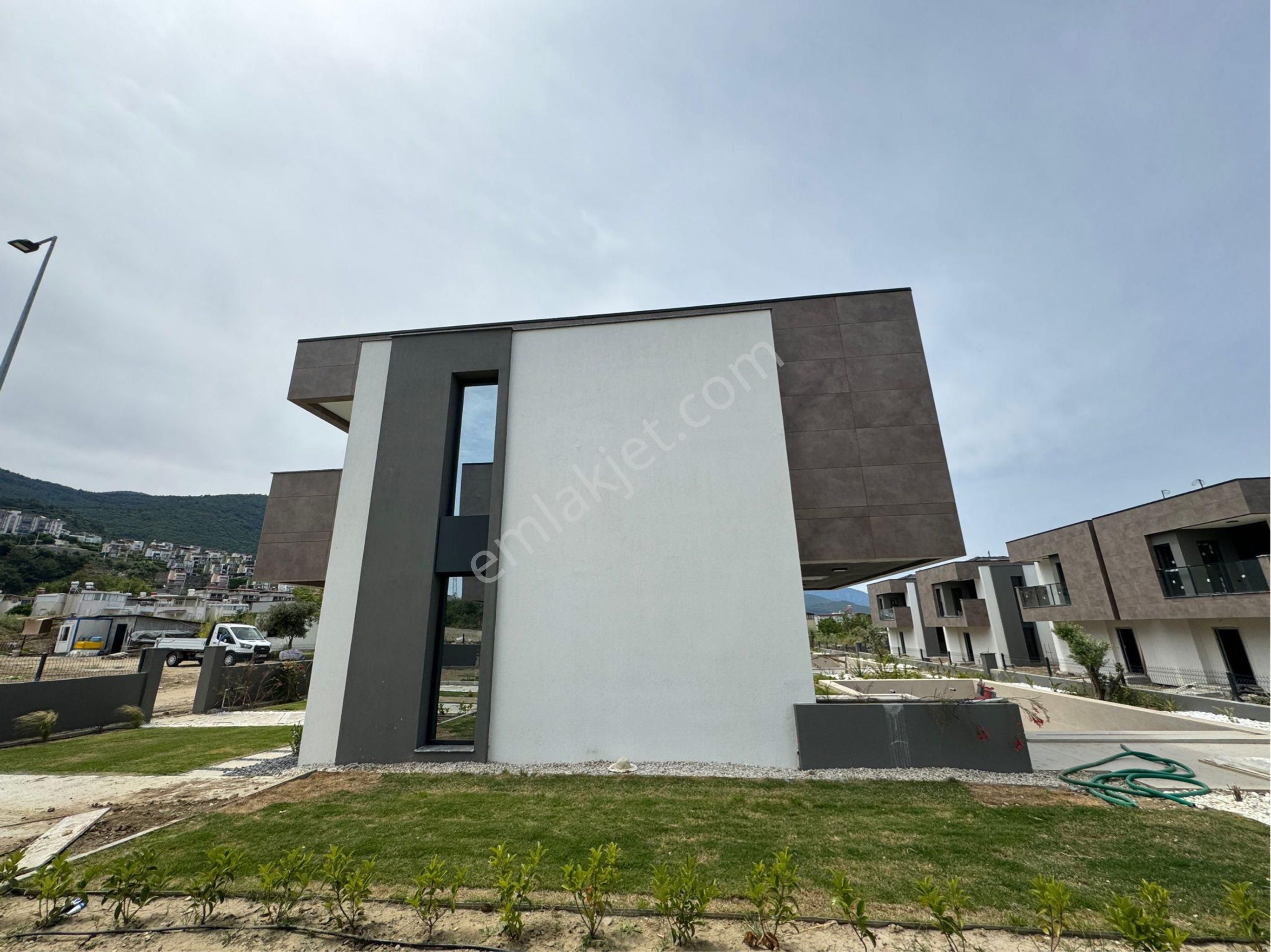 Aydın Kuşadası Güzelçamlı’da Lüks Yapım Özel Havuzlu 3+1 Villa - Görsel 8