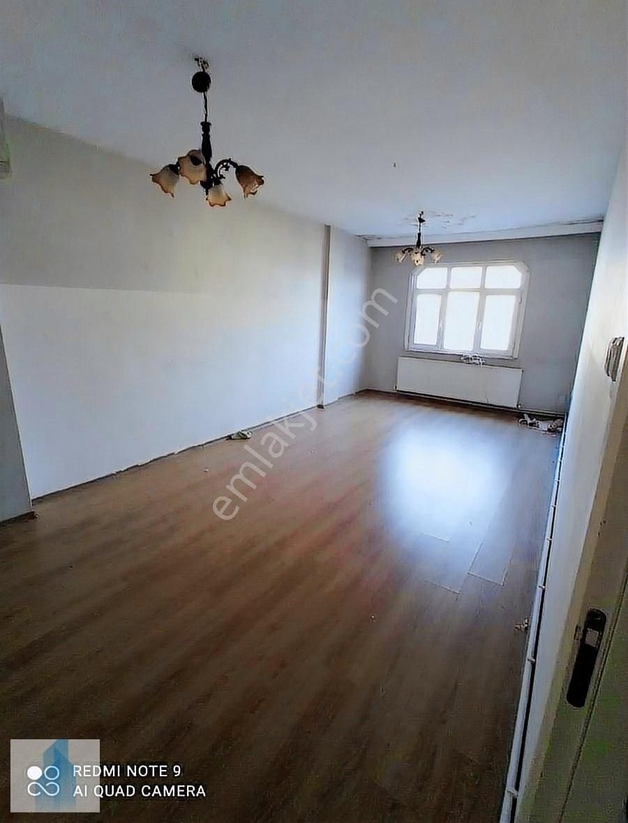 Bağcılar Merkez Satılık Daire Bağcılar Merkez De Satılık 3+1,130m2 5. Kat Daire Tramvaya Yakın