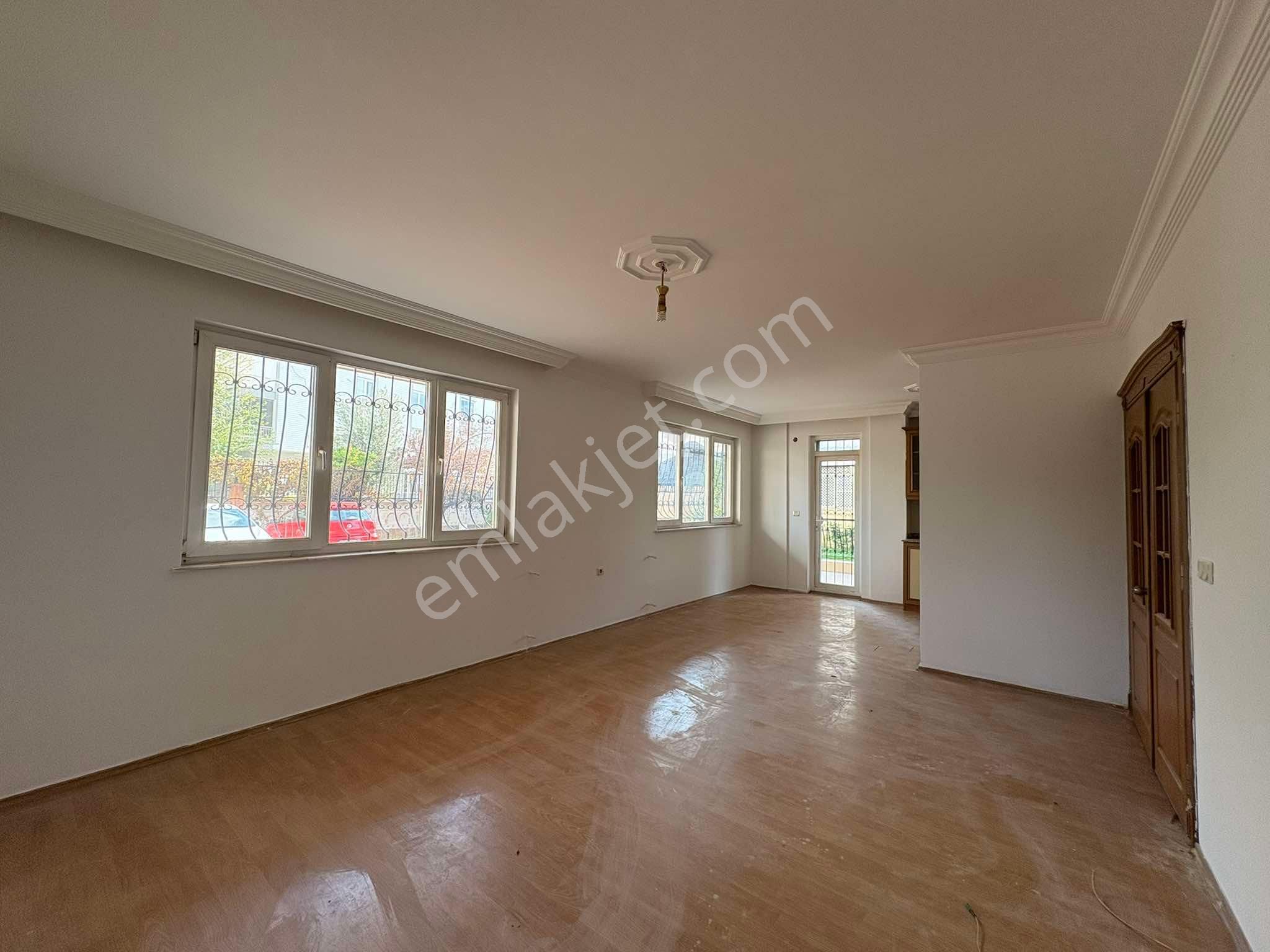 Muratpaşa Şirinyalı Kiralık Daire Şafak Emlak Kiralık Şirinyalı'da Giriş Kat 3+1 120m2