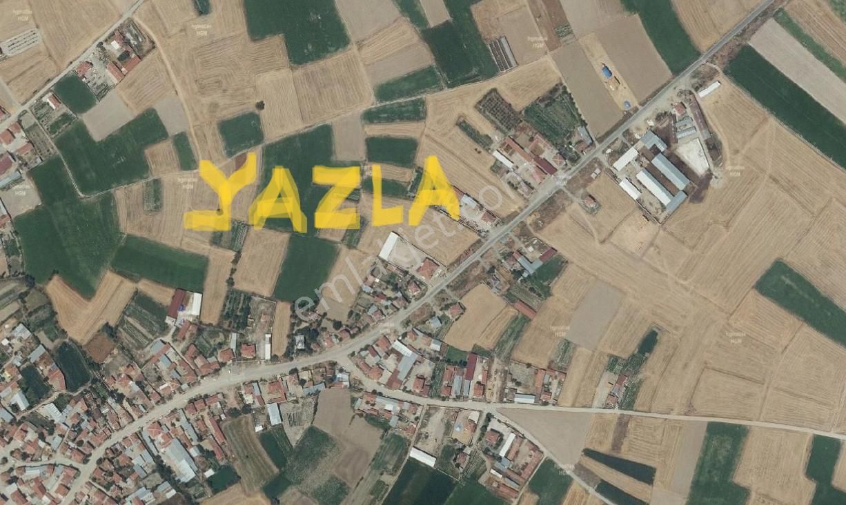 Akşehir Yazla Satılık Tarla Yazlada 5.300 M2 Köy İçi Satılık Derin Kuyulu Sulu Tarla