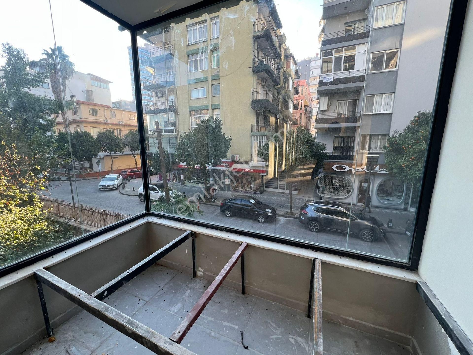 Seyhan Çınarlı Kiralık Dükkan & Mağaza Zorlu Gayrimenkul'den Çınarlı Mah'de Ziyapaşa Bul Yakın 3katlı Aylık Kiralık