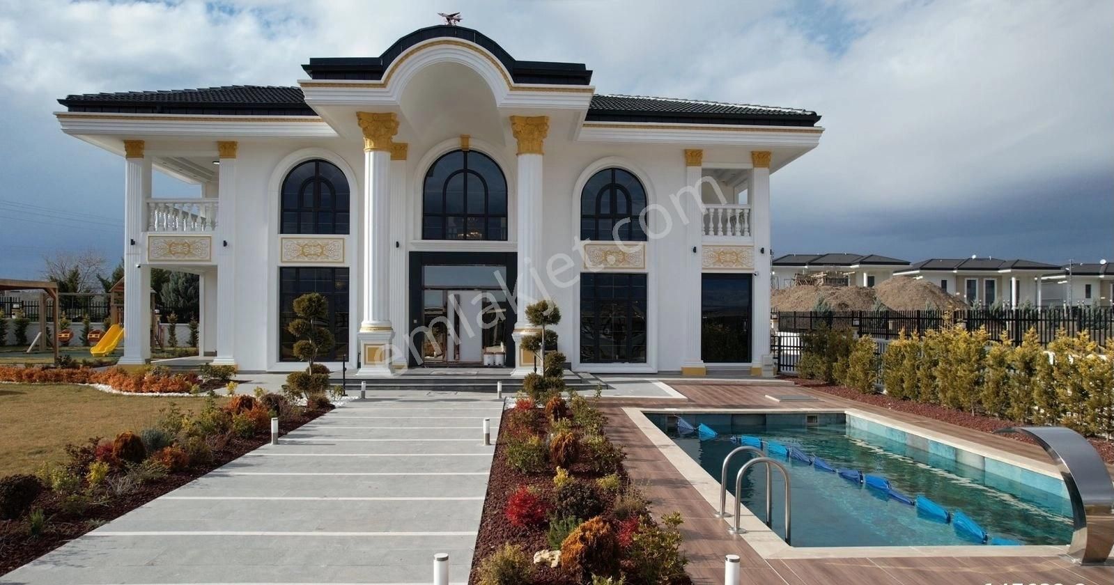 Gölbaşı Karşıyaka Satılık Villa Gölbaşı'nda Eşsiz Mimari Yapısıyla Satılık Villa