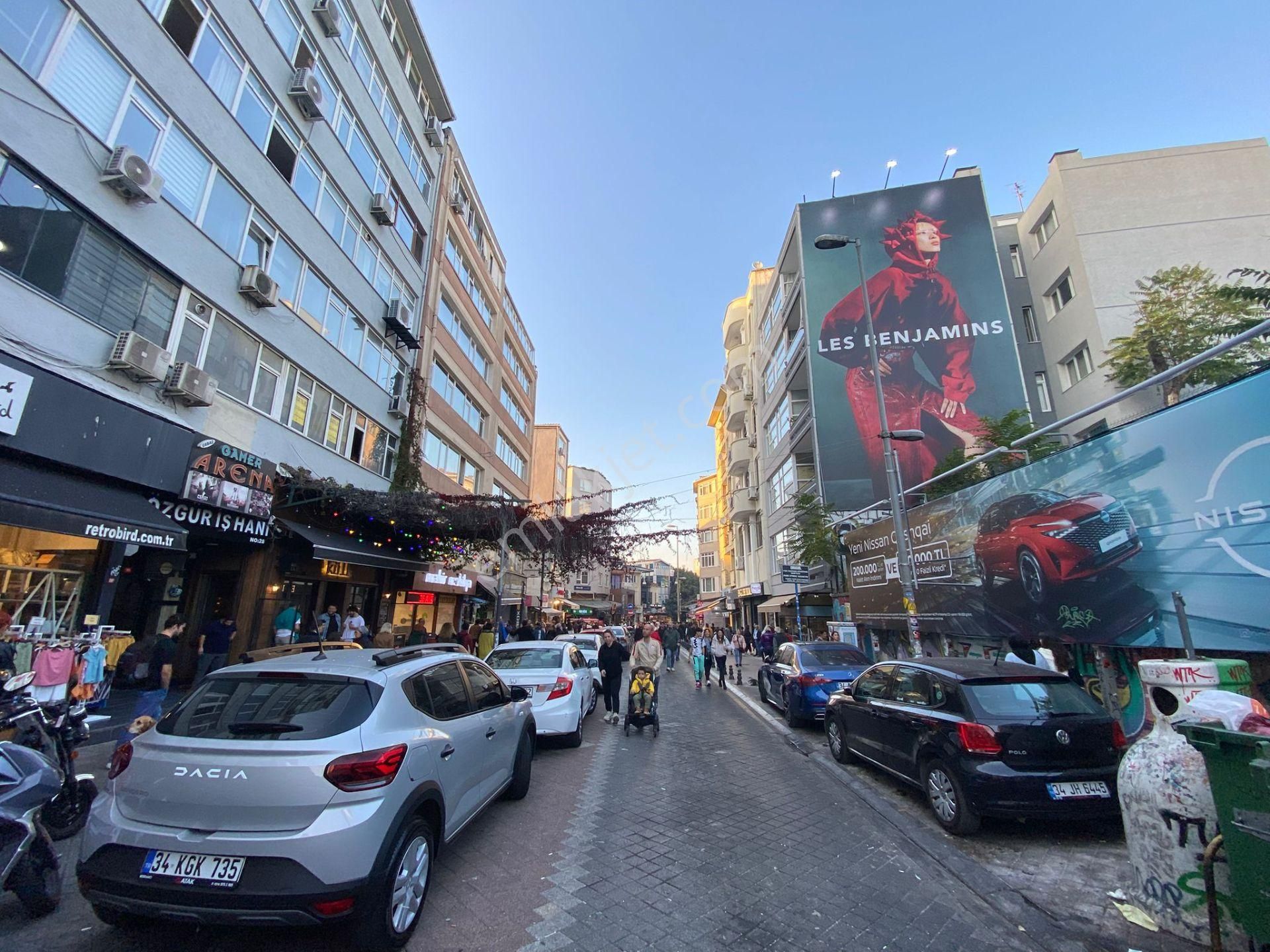 Kadıköy Caferağa Satılık Büro ▃turyap Bostancı▃ Moda Cad. İş Hanı 1.kat Ön Cephe Büro & Ofis !