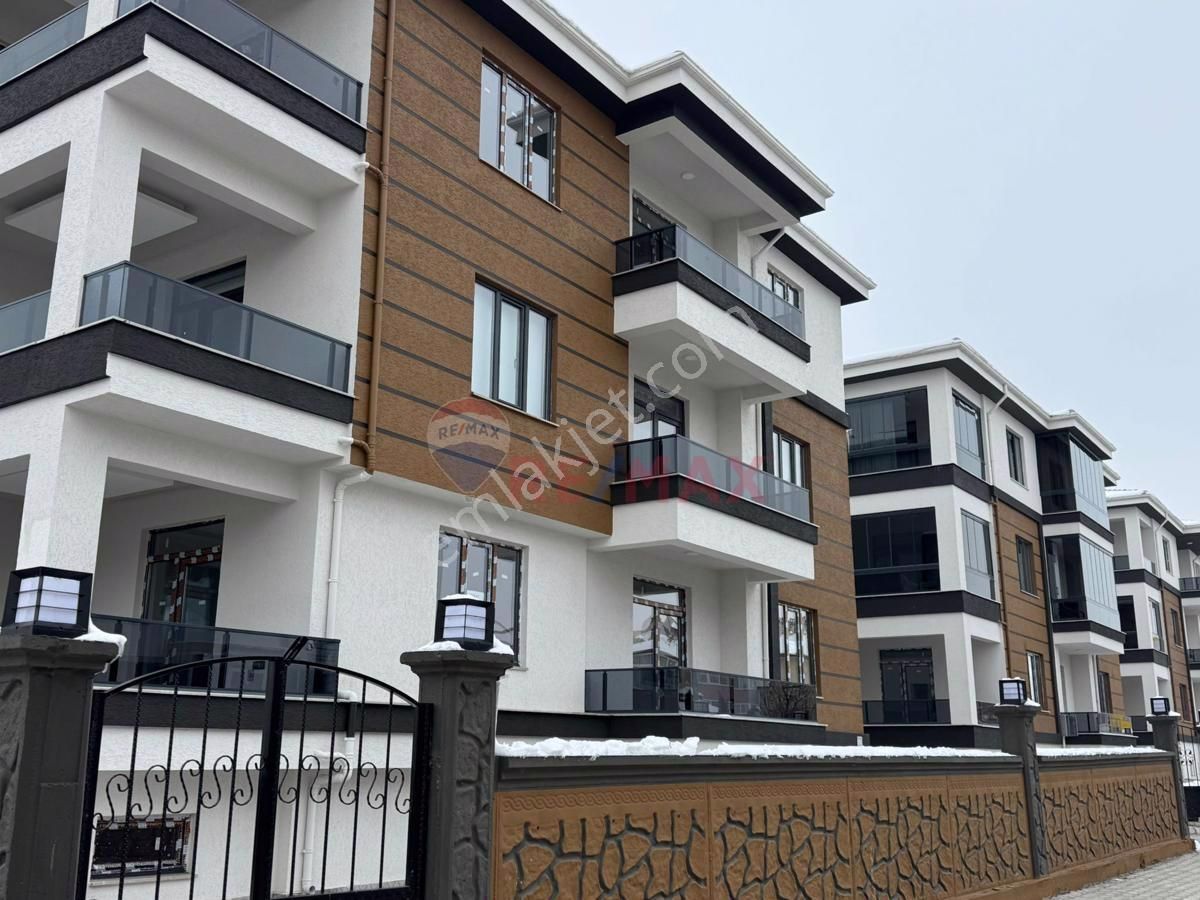 Erzincan Merkez Ergenekon Satılık Daire Remax Dem Den Ergenekon Mahllesinde Satılık Lüx 3+1 Daire