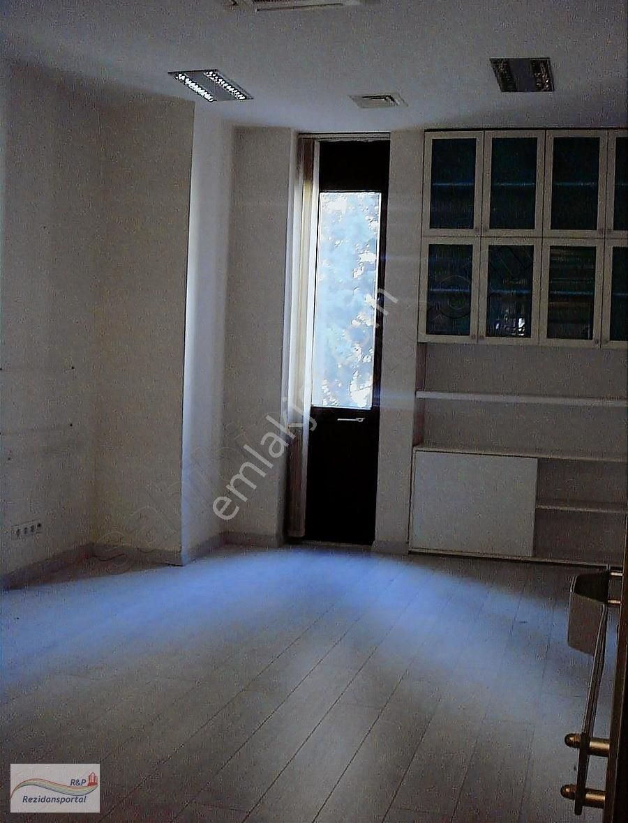 İstanbul Şişli Kiralık Bina Fulyada Kiralık Komple Bina 5 Kat 3000 M2 İçi Bakımlı Teraslı