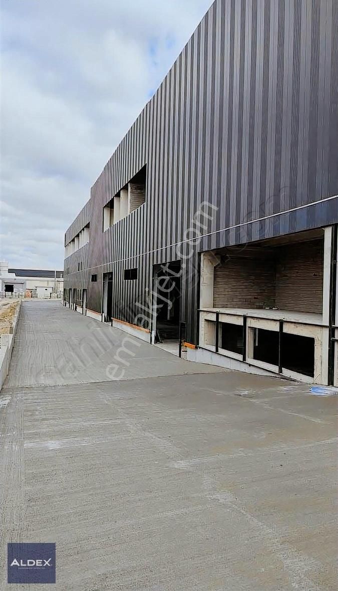 Kahramankazan Saray OSB Kiralık Depo Saray'da İst.yolu Cepheli Depo-antrepo 2600 M2 300kw