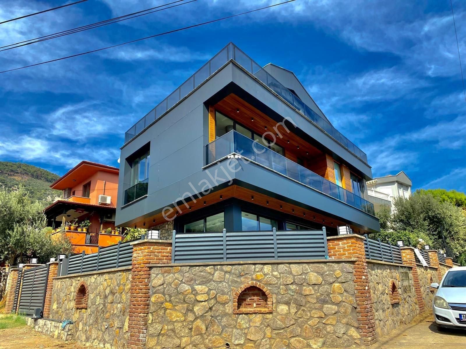 Edremit Narlı Satılık Villa Yükselden Fulldeniz Manzaralı Tambağımsız Özel Tasarım 4+1 Villa