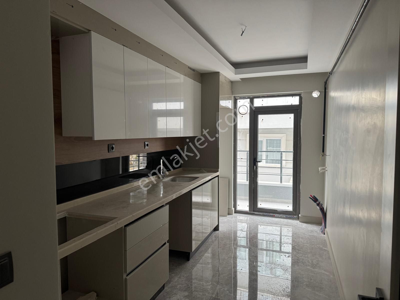 Etimesgut Şeker Satılık Daire Eryaman 2+1 Oturuma Hazır Sıfır Lüx 90 M2 Satılık Daire