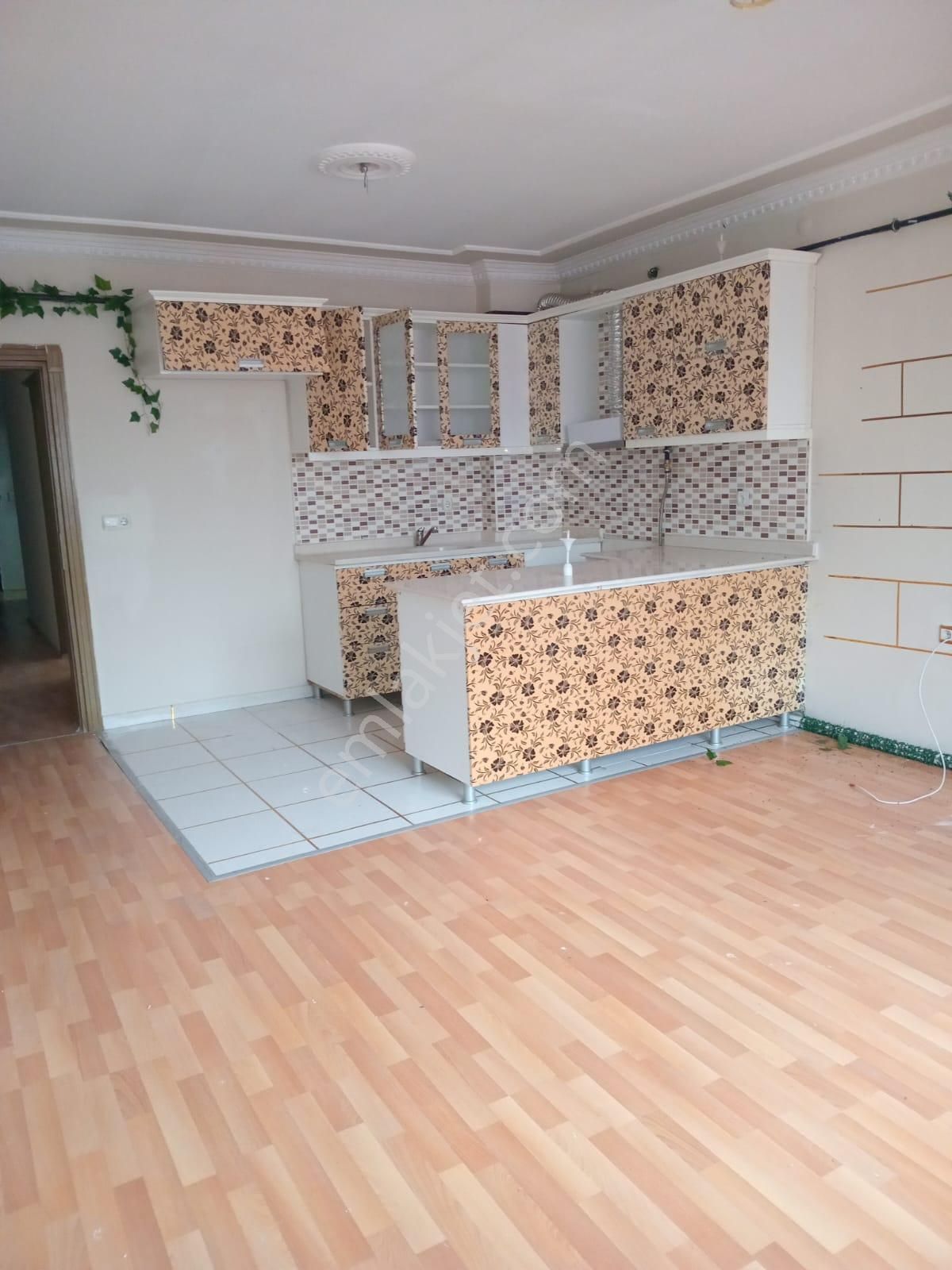 İpekyolu Serhat Kiralık Daire Ydn Emlaktan Avm Arkasında Hayat Hastanesine Yakın Kiralık 2+1 Daire