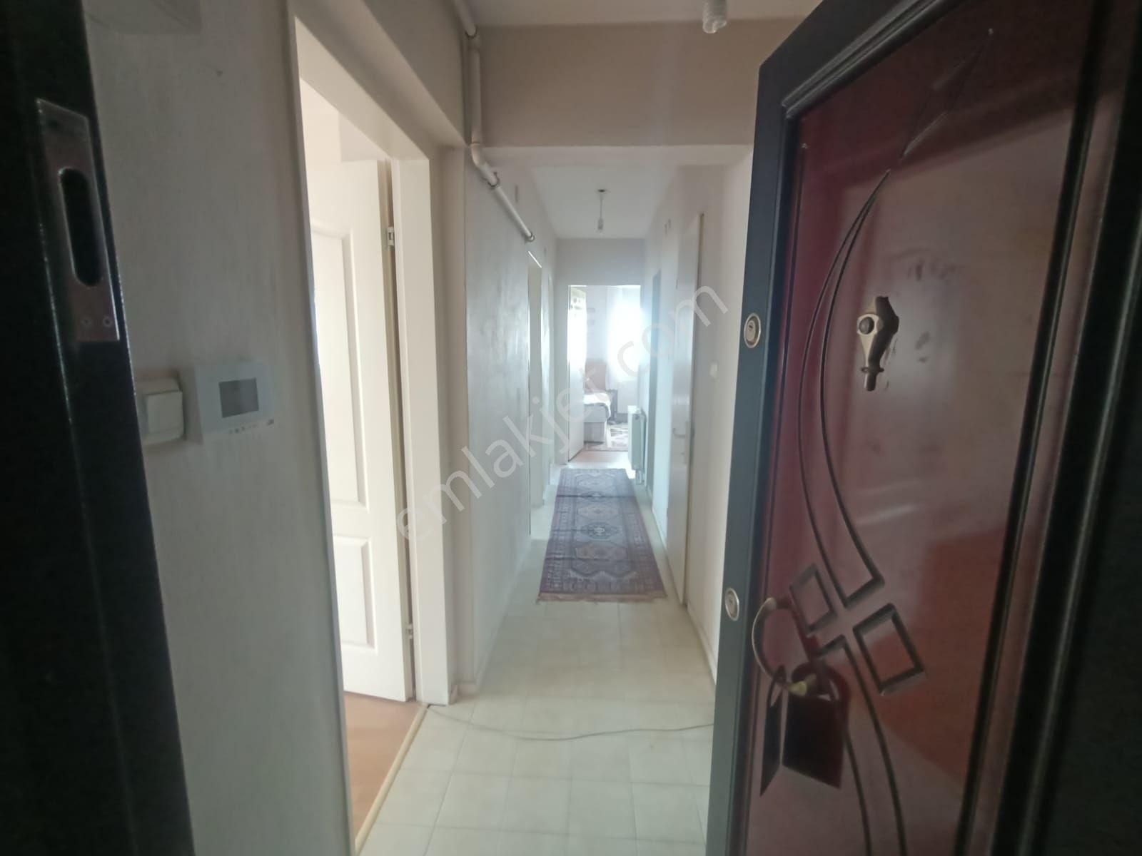 Bornova Evka 4 Satılık Daire Bornova Evka 4 Kapalı Mutfak Doğalgazlı 2+1 Satılık Daire Acil