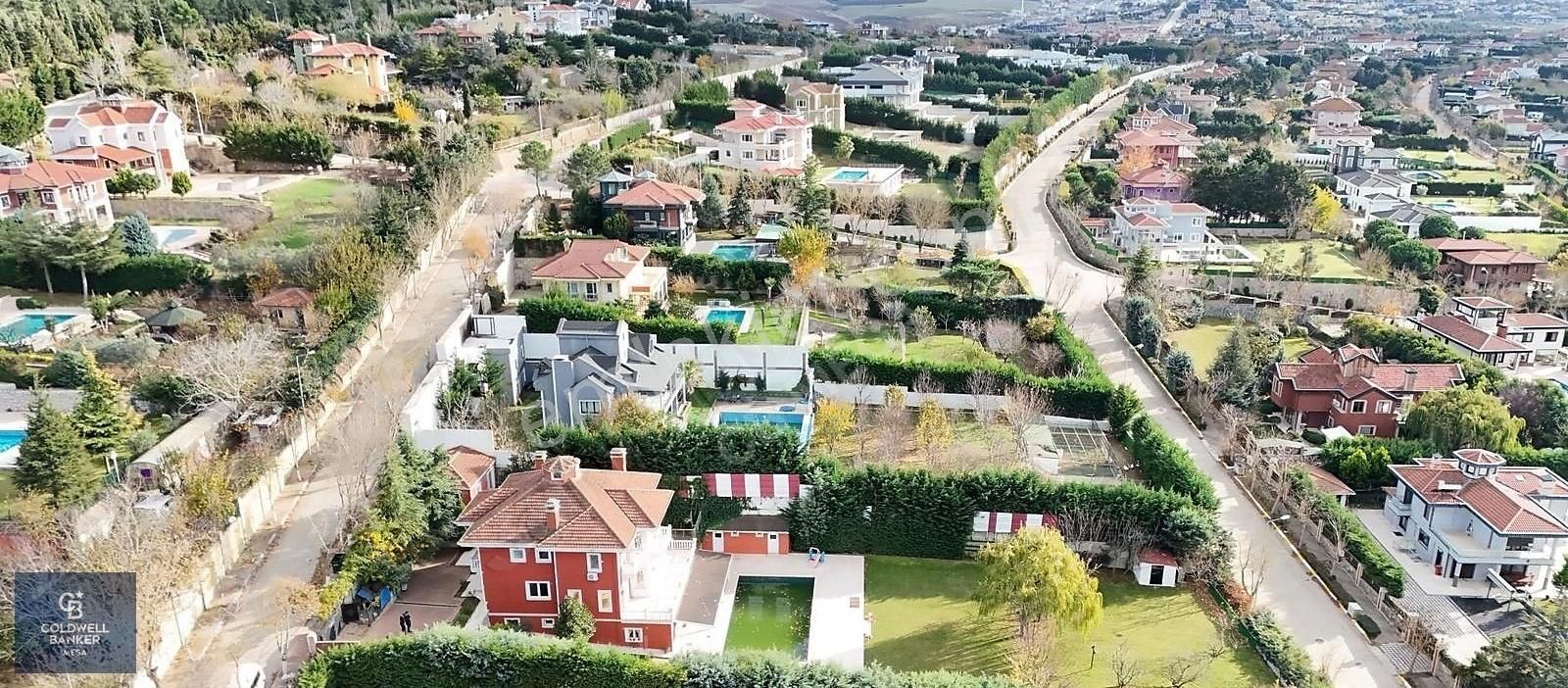 Büyükçekmece Türkoba Satılık Villa Büyükçekmece Tepekent Sitesinde 2.200 M² Arsa Da Satılık Villa