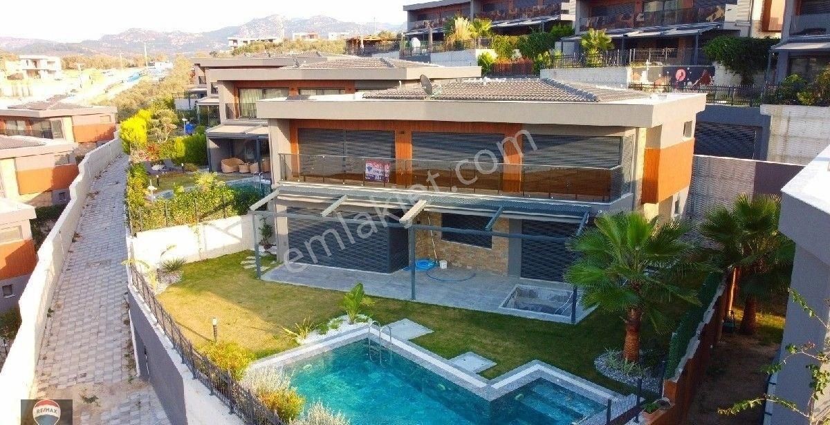 Kuşadası Değirmendere Satılık Villa Kuşadası Kipa Avm Yanında Satılık Tek Müstakil Özel Havuzlu Deniz Manzaralı Lüx Villa