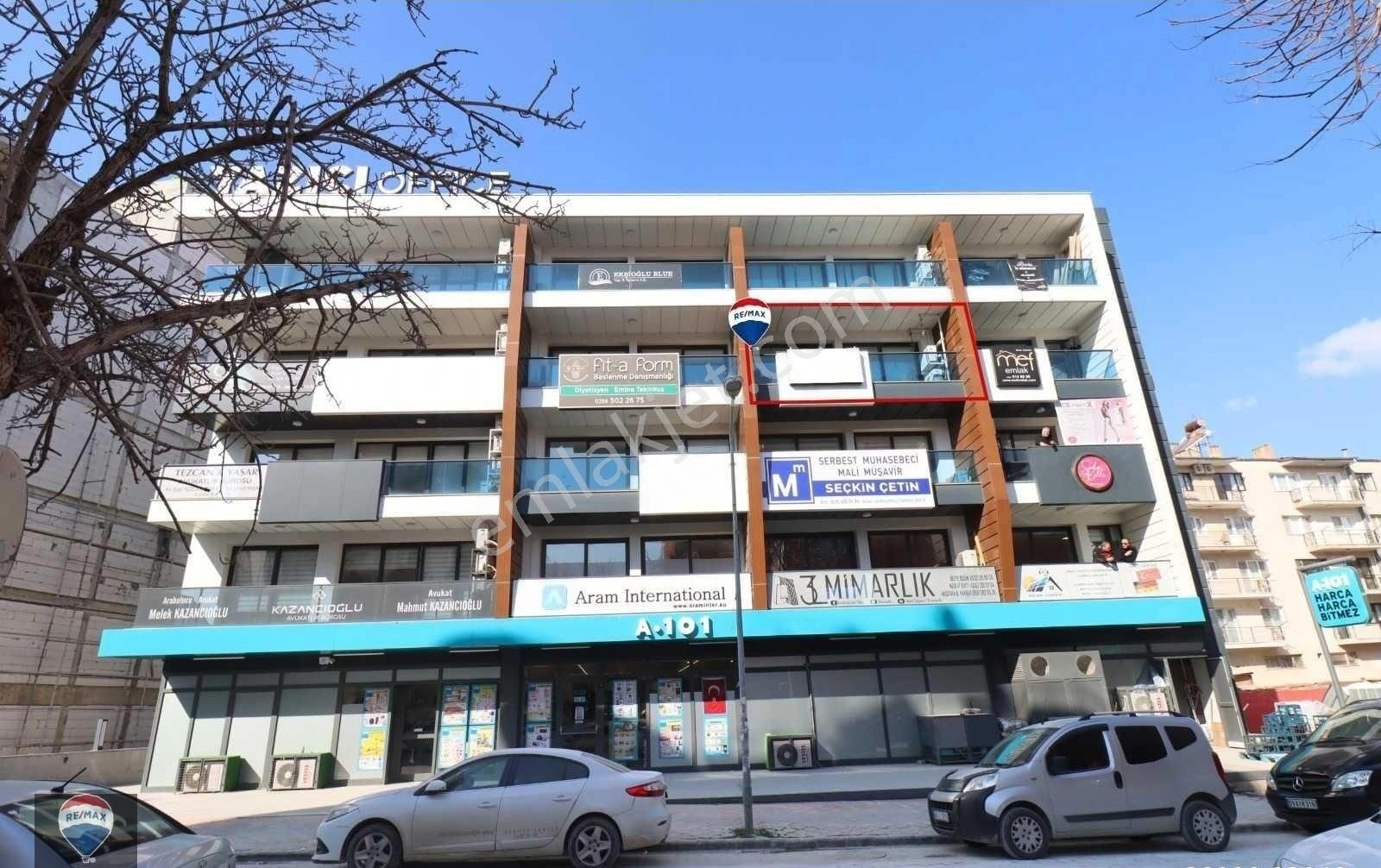 Kuşadası Cumhuriyet Satılık Ofis Yazıcı Office’de Satılık 1+1 Ofis !!!