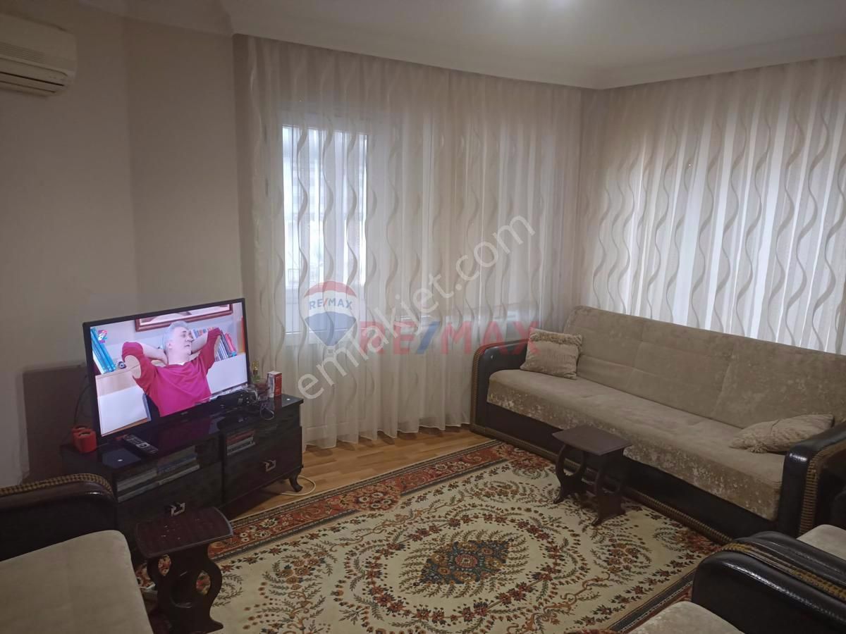 Üsküdar Sultantepe Satılık Daire Üsküdar Sultantepe'de 3+1 Yatırımlık Daire