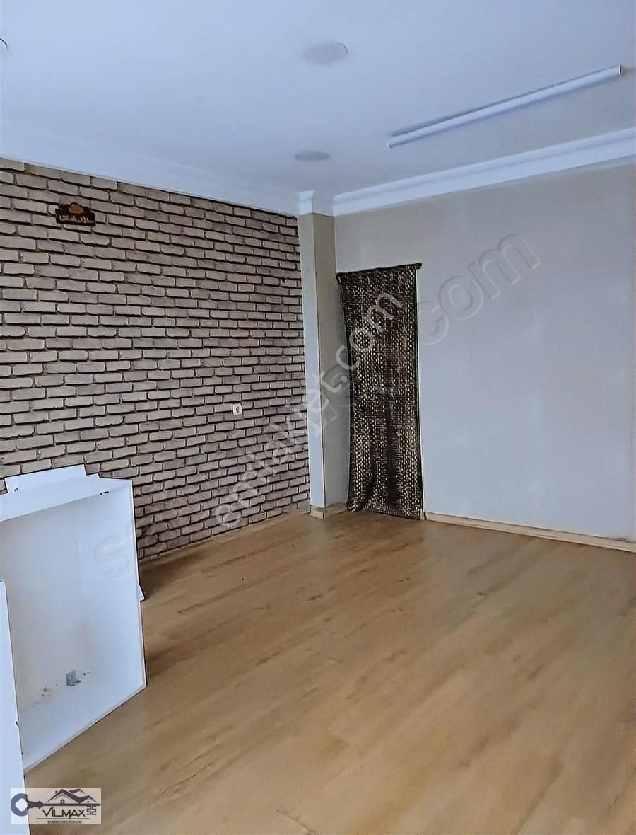 Zeytinburnu Seyitnizam Kiralık Dükkan & Mağaza Vılmaxdan Zeytinburnu Seyitnizamda 25m2 Wc'li Kiralık Dükkan