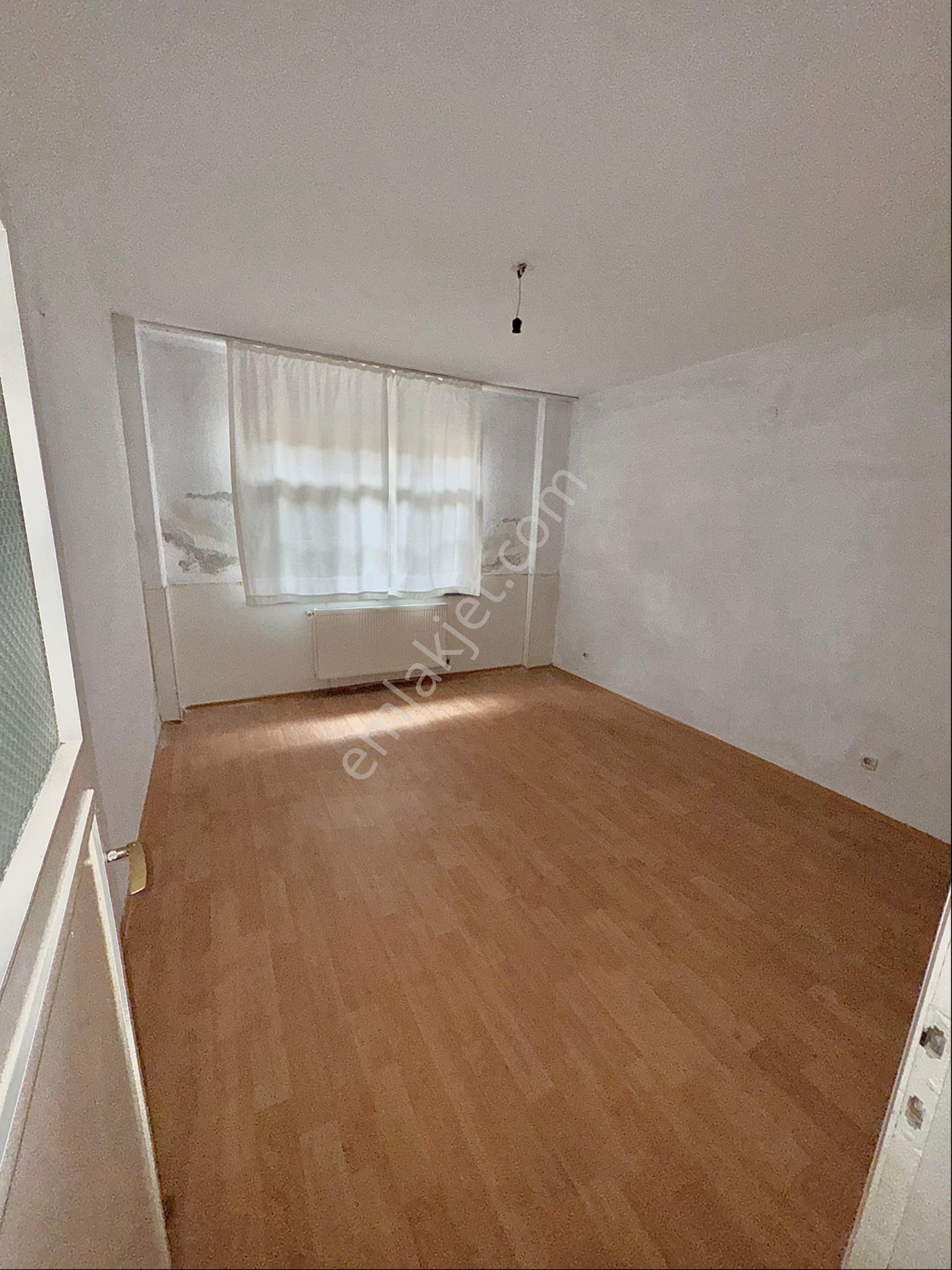 Metroya 200m! Bağcılar Bağlar Mah. 5 Katlı Komple Satılık Bina! - Görsel 6