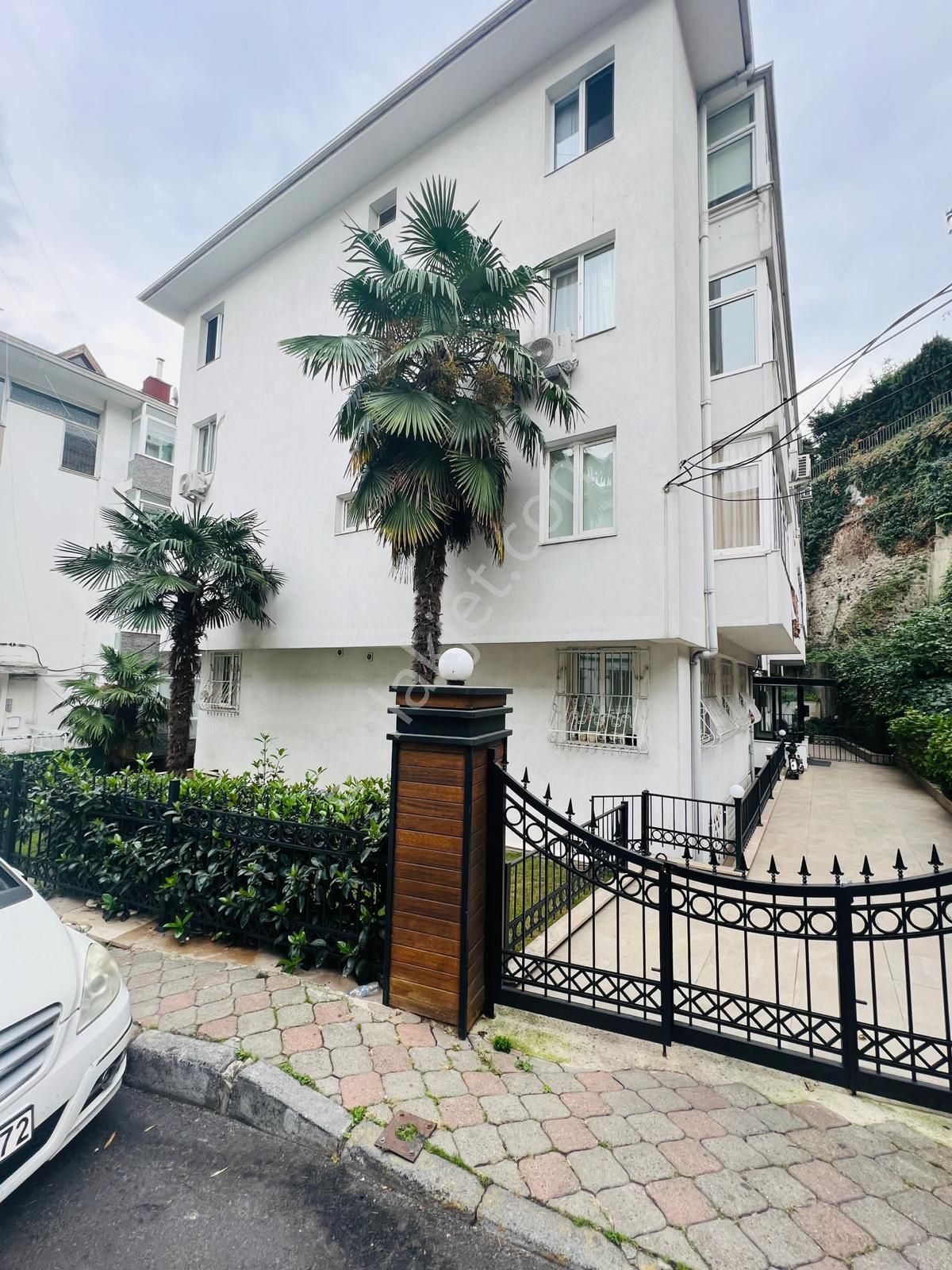 Bebek Vezirköşkü Sokakta 3+1 150 M2 1. Kat Deniz Manzaralı Balkonlu Klimalı Temiz Ferah Daire - Görsel 15