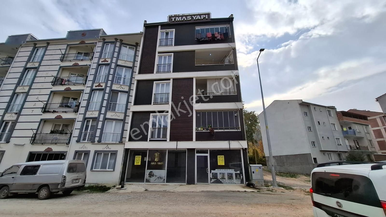 İnegöl Cerrah Kiralık Dükkan & Mağaza Roma ' Dan Cerrah Mh. Kiralık Dükkan