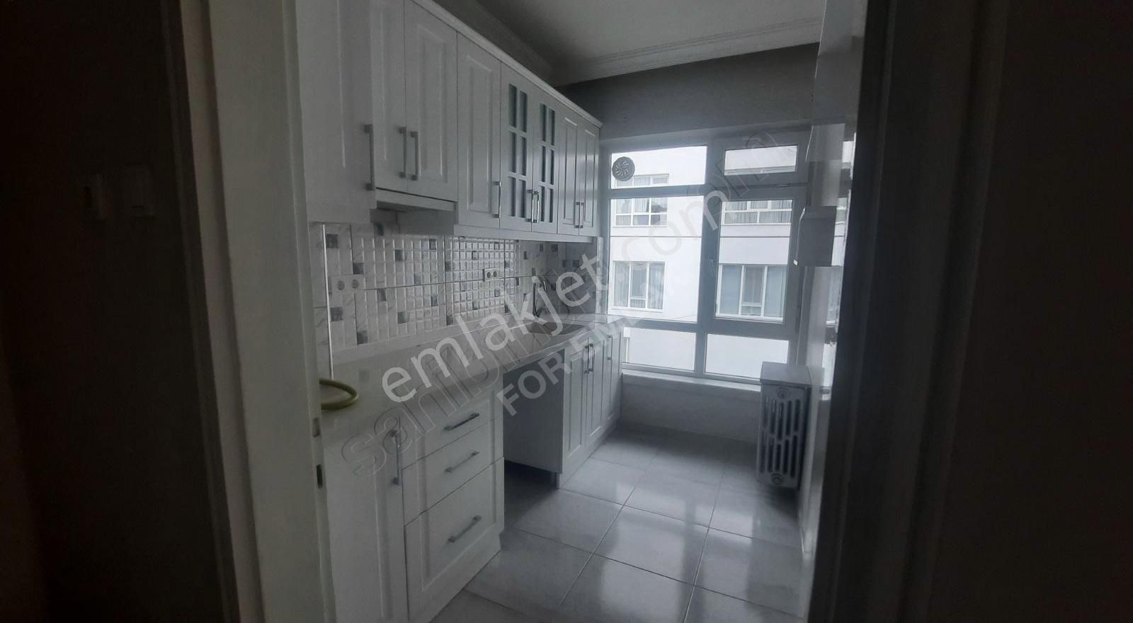 Çankaya Ayrancı Kiralık Daire For Emlaktan Tirebolu Sokakta Katta Bakımlı 3+1