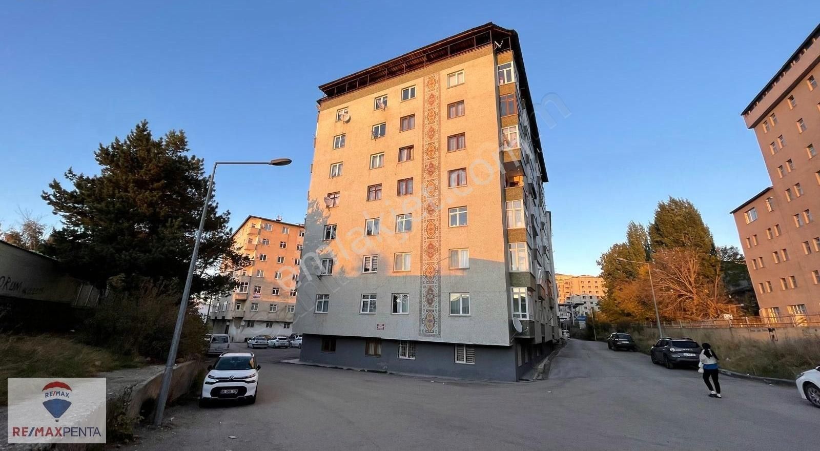 Yakutiye Lalapaşa Satılık Daire Remax Penta 'dan Terminal Caddesin 'de Satılık 4+1 Daire