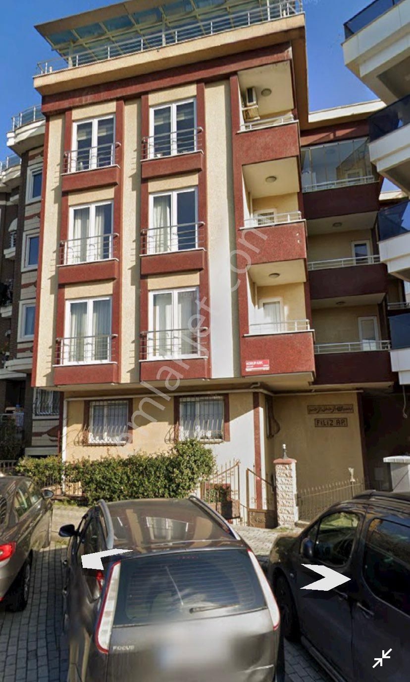 Üsküdar Cumhuriyet Kiralık Daire Bulgurlu 3+1 150m2 Özel Önü Açık Mükemmel Konum