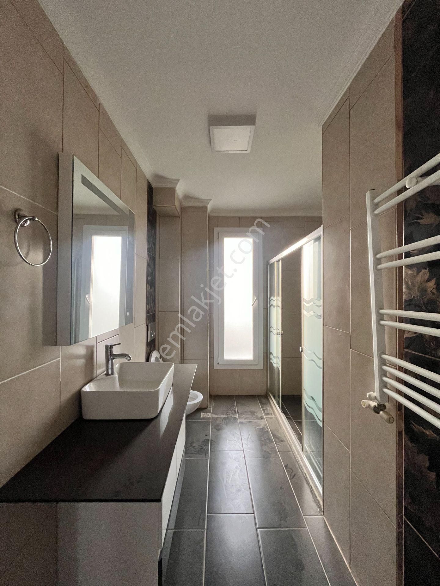 Seferihisar Düzce Mahallesi’nde, Merkezi Konumda, Geniş Bahçeli Ve Teraslı Satılık Villa - Görsel 27