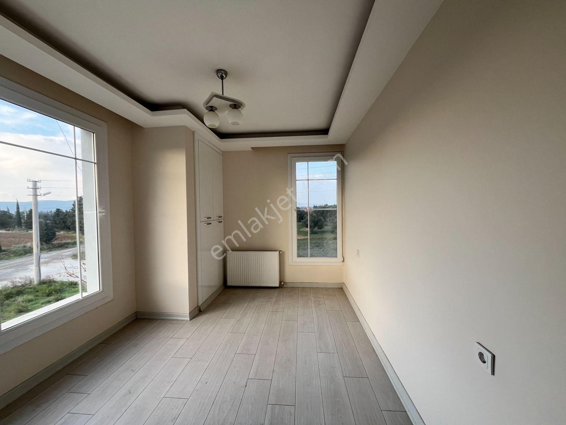 Seferihisar Düzce Mahallesi’nde, Merkezi Konumda, Geniş Bahçeli Ve Teraslı Satılık Villa - Görsel 15