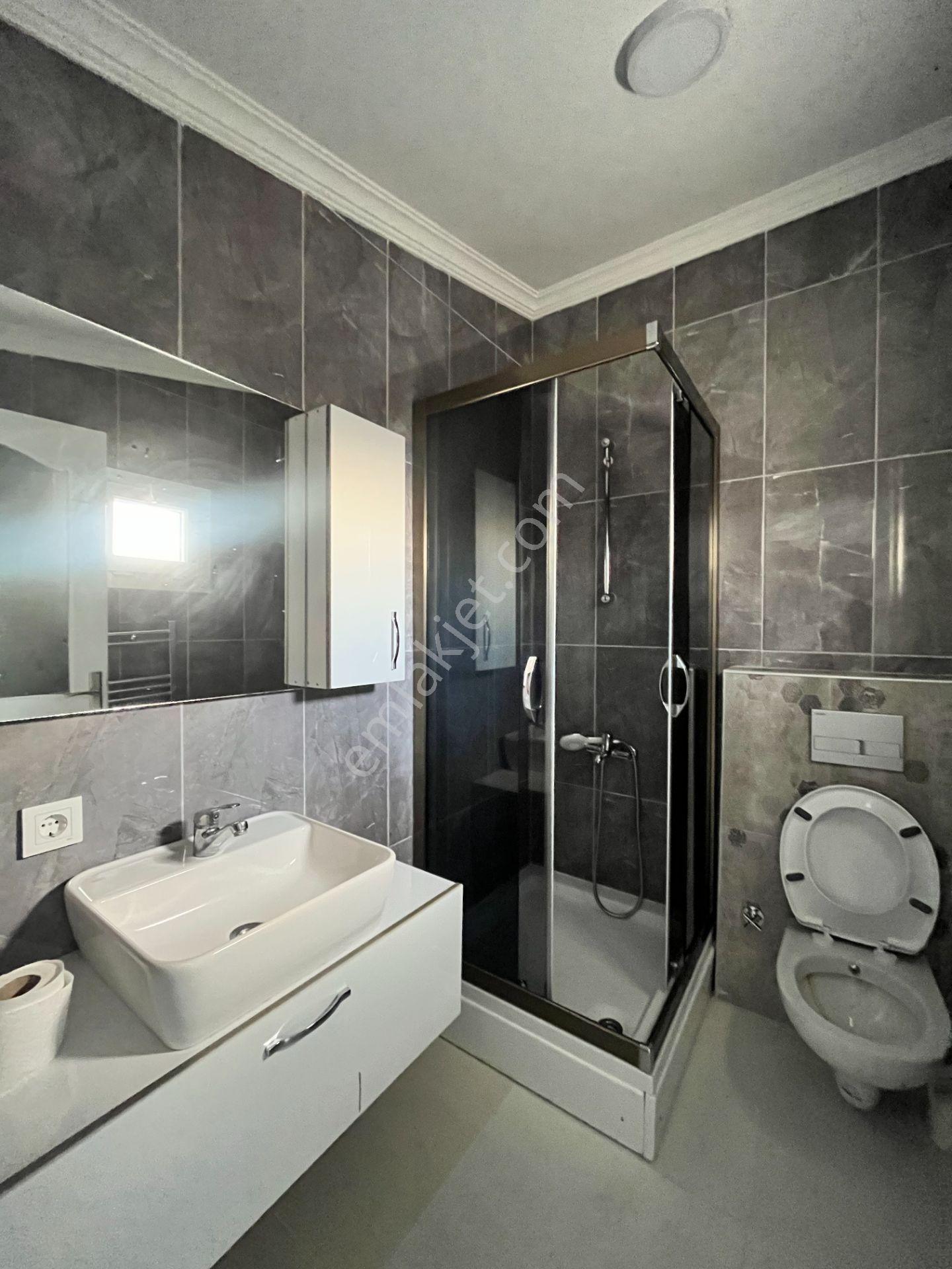 Seferihisar Düzce Mahallesi’nde, Merkezi Konumda, Geniş Bahçeli Ve Teraslı Satılık Villa - Görsel 26