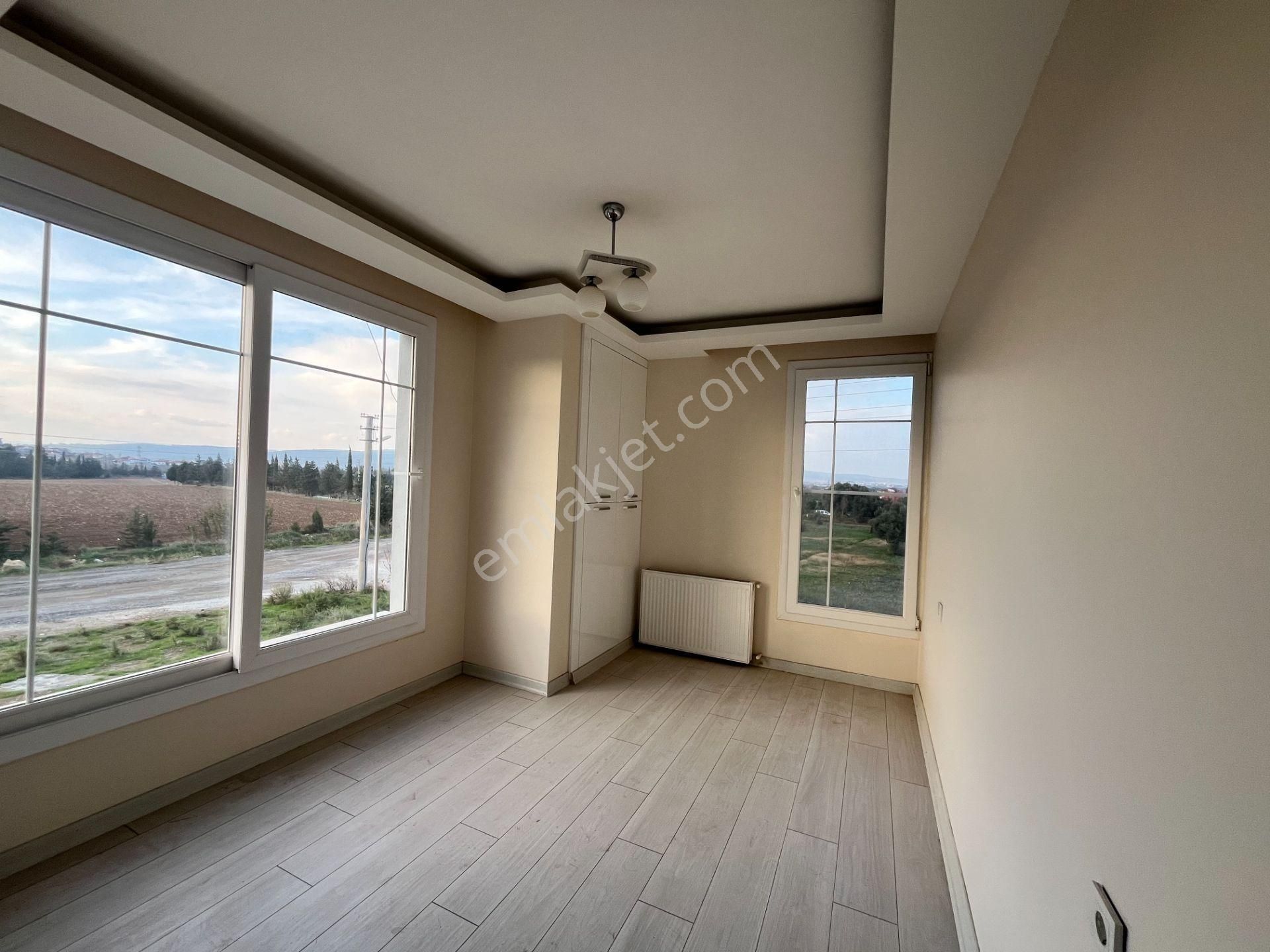 Seferihisar Düzce Mahallesi’nde, Merkezi Konumda, Geniş Bahçeli Ve Teraslı Satılık Villa - Görsel 14