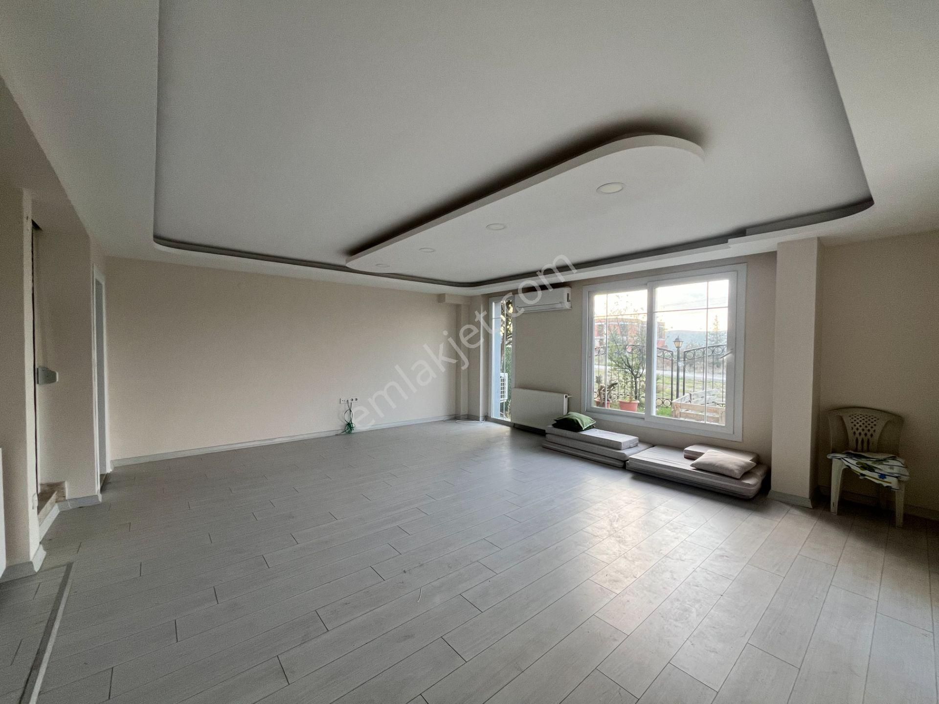 Seferihisar Düzce Mahallesi’nde, Merkezi Konumda, Geniş Bahçeli Ve Teraslı Satılık Villa - Görsel 11