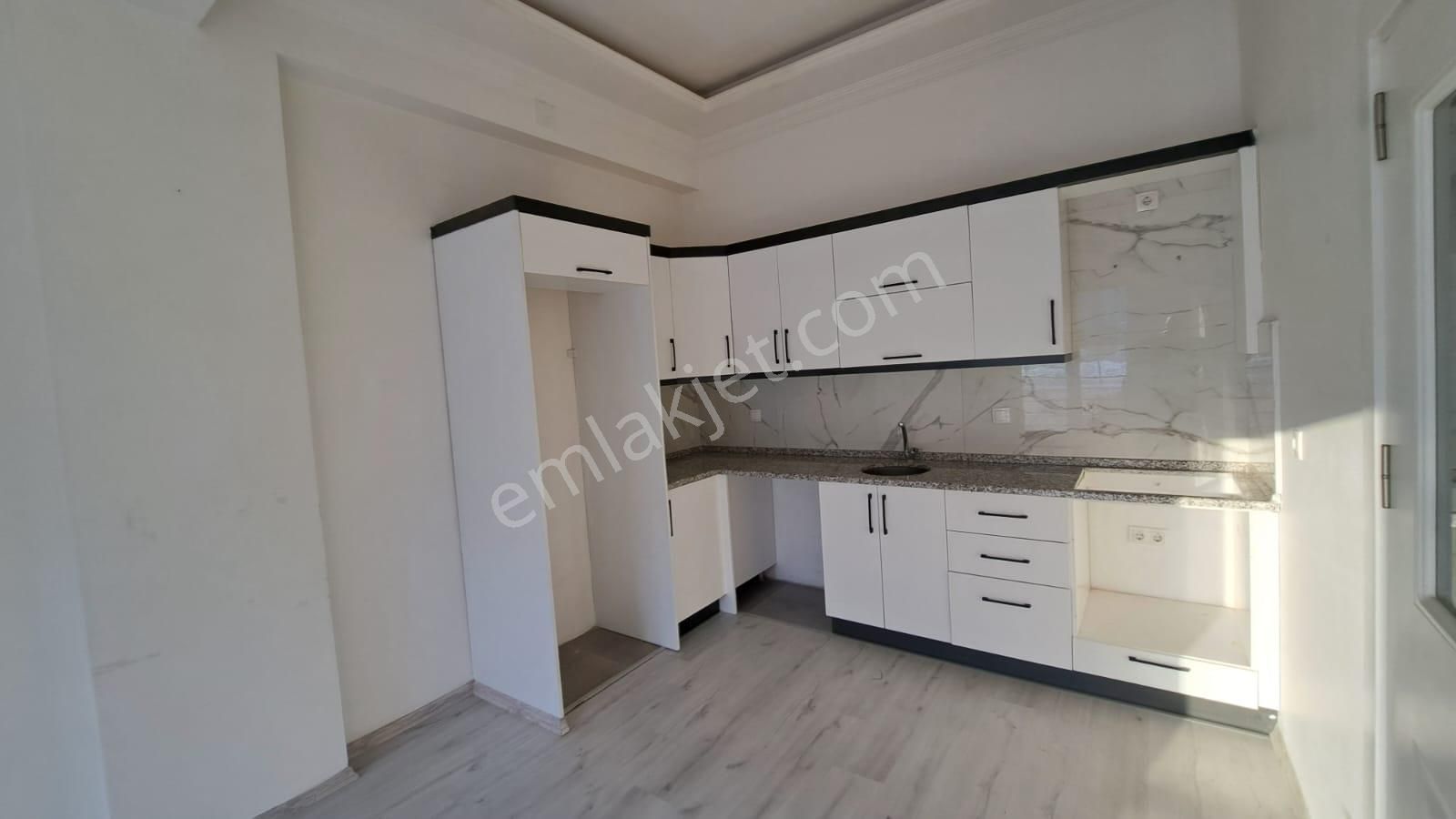 Stop’tan 1+1 Eşyasız Kiralık Daire