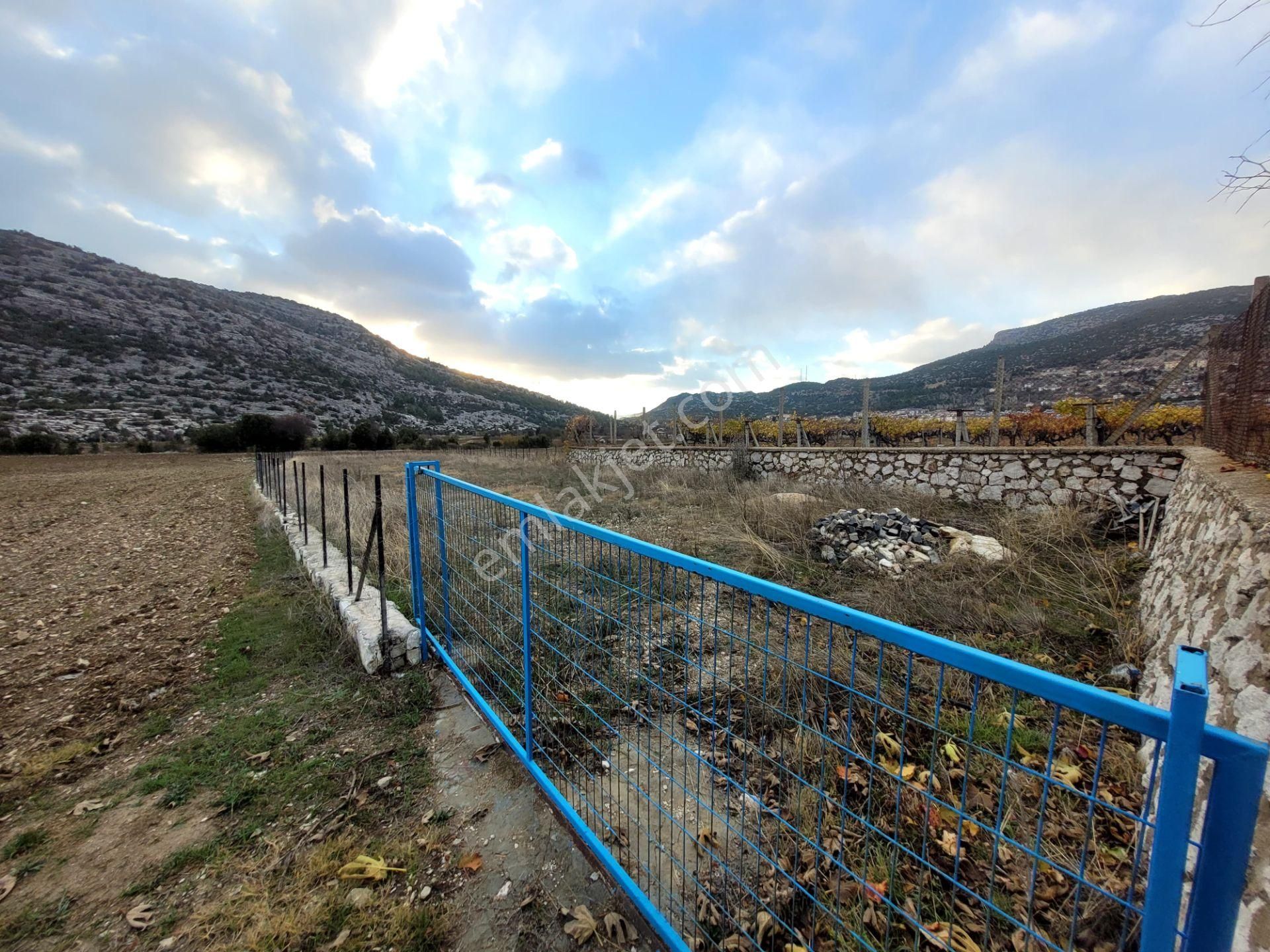 Akseki Demirciler Satılık Tarla Akseki Merkez Demirciler'de Satılık 1107 M2 Arazi Yol Ve Su Var