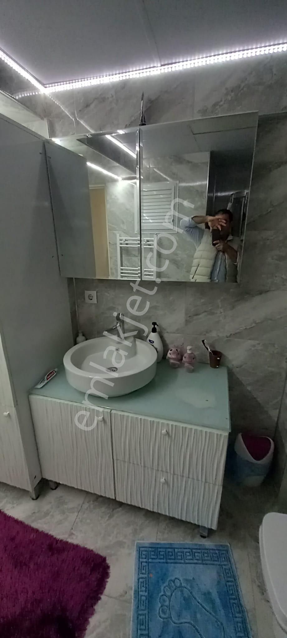 Karşıyaka İskele Yakını 3+1 Satılık Ferah Daire - Görsel 9