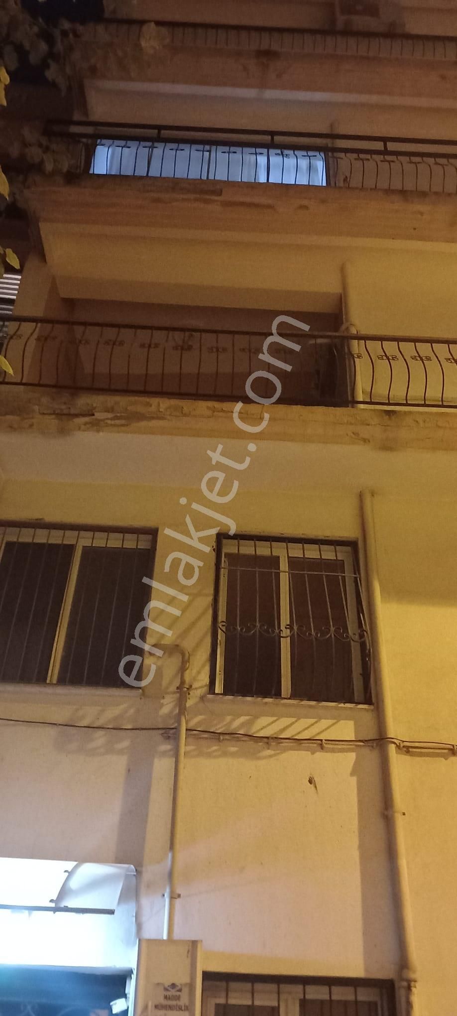 Karşıyaka İskele Yakını 3+1 Satılık Ferah Daire - Görsel 20