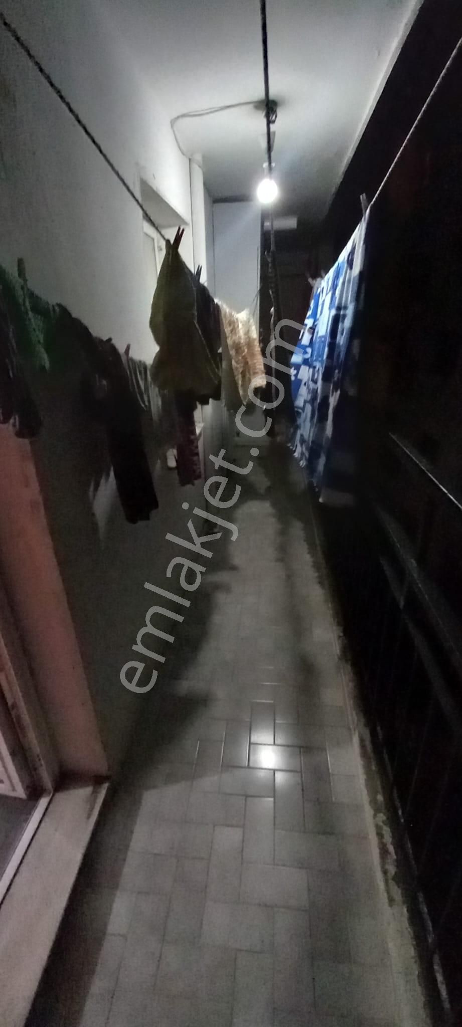 Karşıyaka İskele Yakını 3+1 Satılık Ferah Daire - Görsel 14