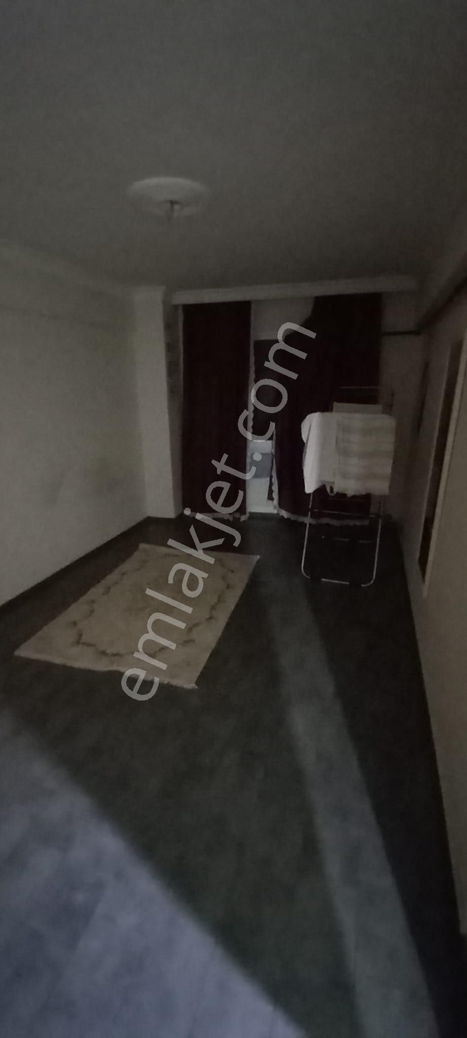 Karşıyaka İskele Yakını 3+1 Satılık Ferah Daire - Görsel 3