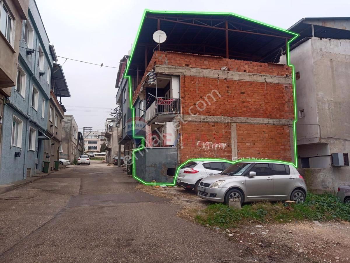 Osmangazi Bağlarbaşı Satılık Bina Remax Area'dan Bağlarbaşı'nda Satılık İki Katlı, Bodrumlu Bina