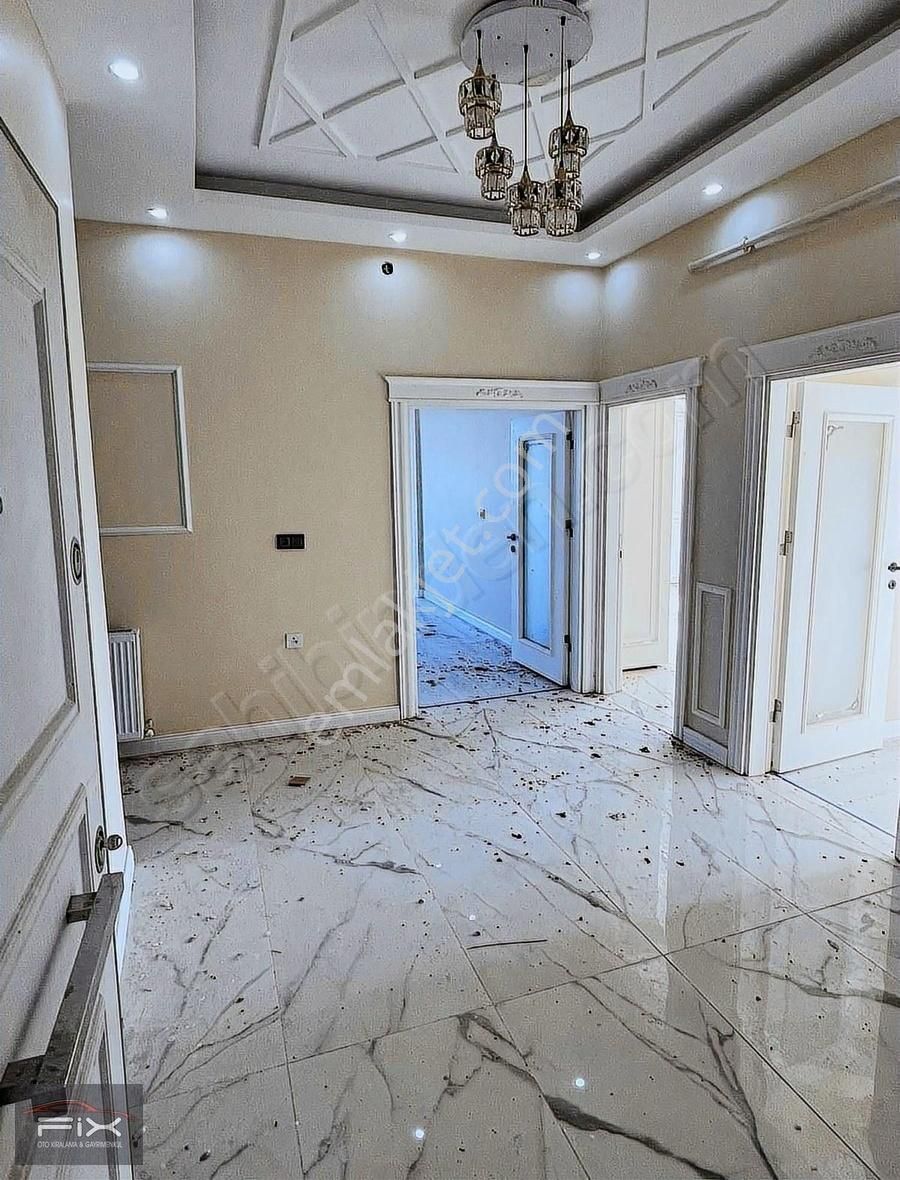 Adıyaman Merkez Altınşehir Kiralık Daire Cadde Üzeri Arakat Teras+giyinme Odası+kiler+kapalı Otopark